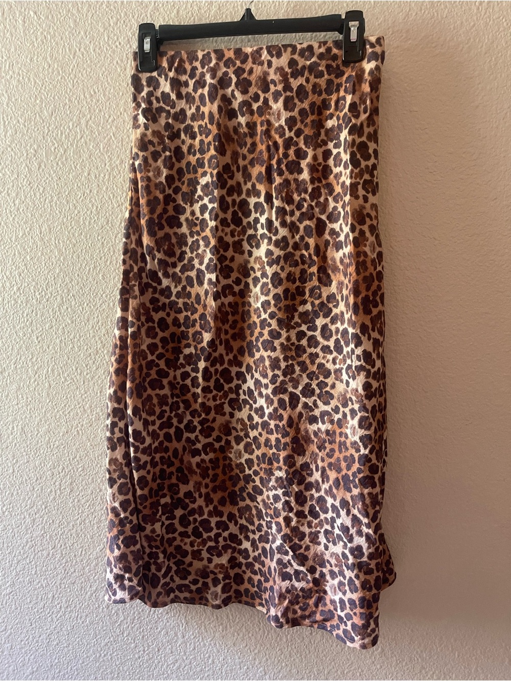 eesome Leopard Print Midi Skirt
